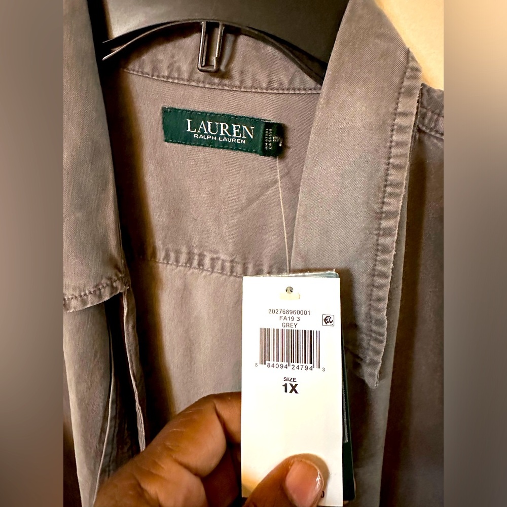 Ralph Lauren women’s shirt Sz 1X Grey in color. Collar has a tie, see pictures.